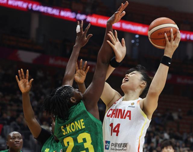 开运体育手机APP下载-中国女篮力克马里取开门红！李月汝轰21+11