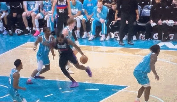 开运体育官方网站-活塞黄蜂爆发群殴惊动警察 斯图尔特再现蛮牛冲撞